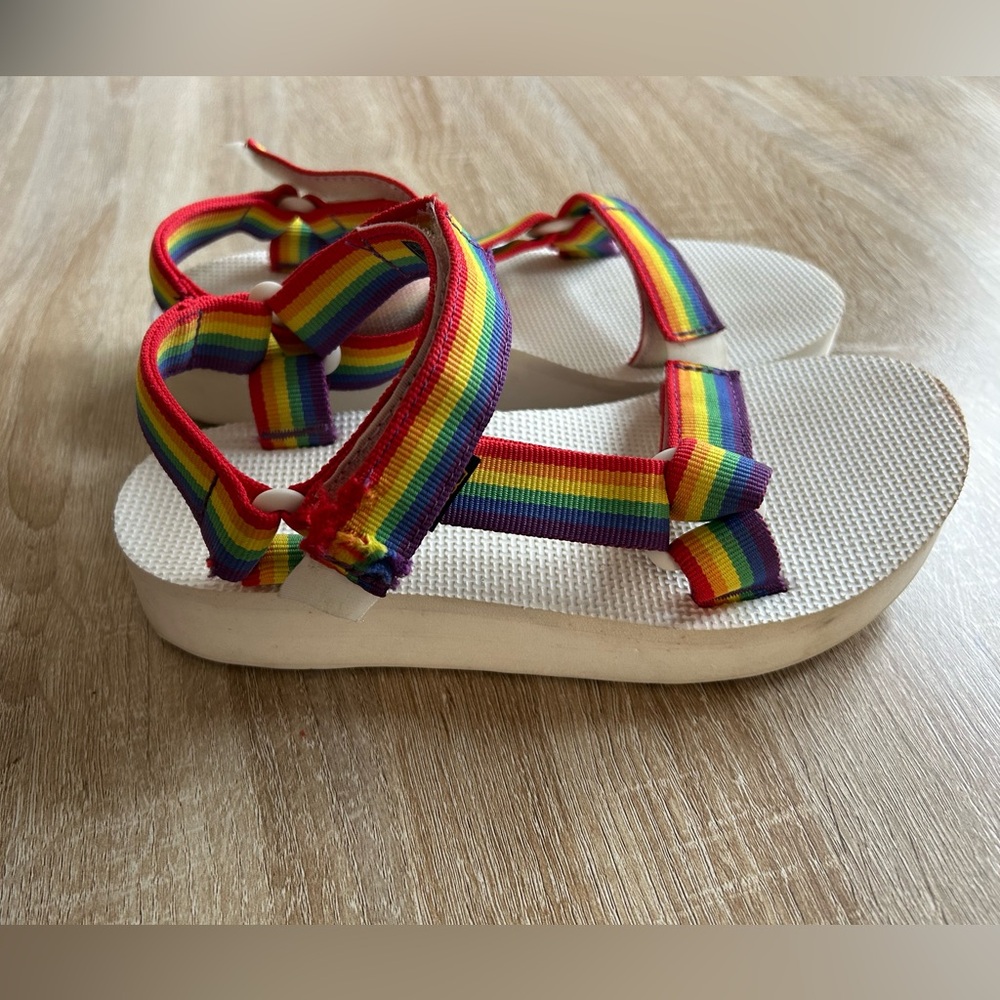 Teva women's midform universal rainbow platform sandals 6